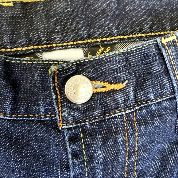 Lucky Brand Classic Fit Jeans - Picture 4 of 7